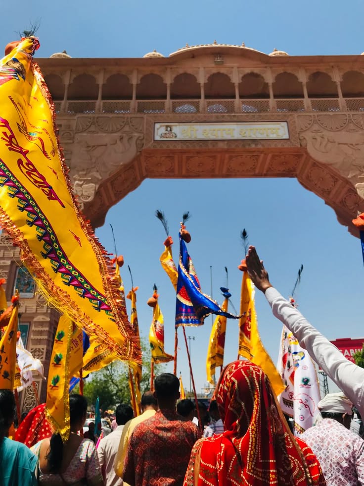निशान यात्रा — भक्तों का जुलूस
